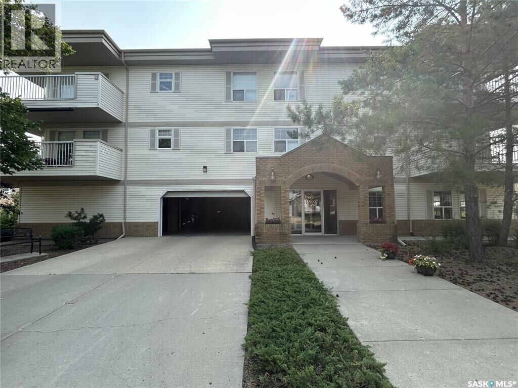 Property Photo: 102 1112 98th Street SK S0E 1T0