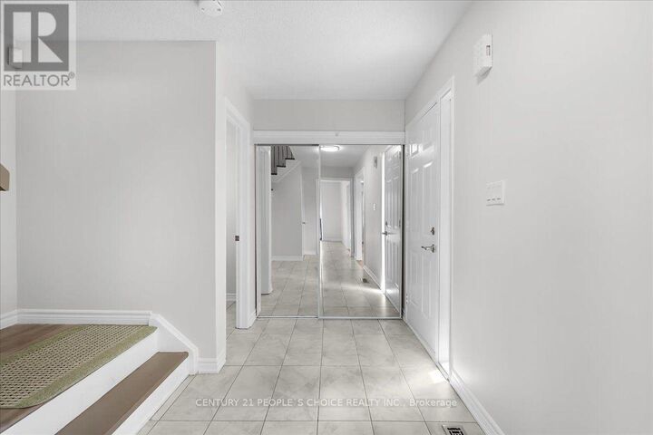 Property Photo: 28 Beisel Court ON L6Z 2R7