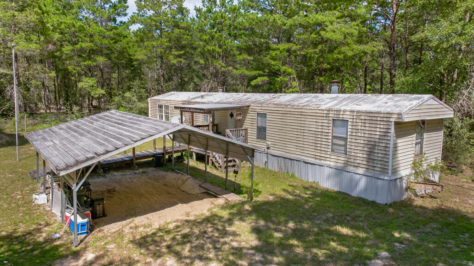 Property Photo: 5375 Stallion Drive FL 32539