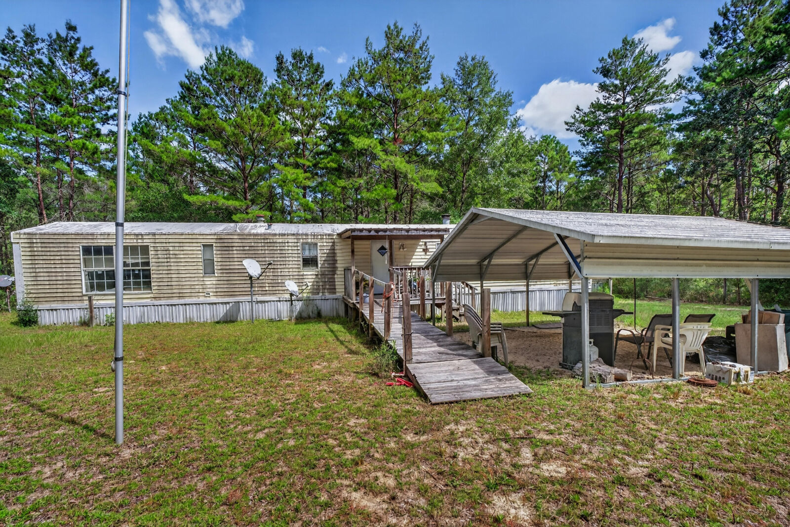 Property Photo:  5375 Stallion Drive  FL 32539 