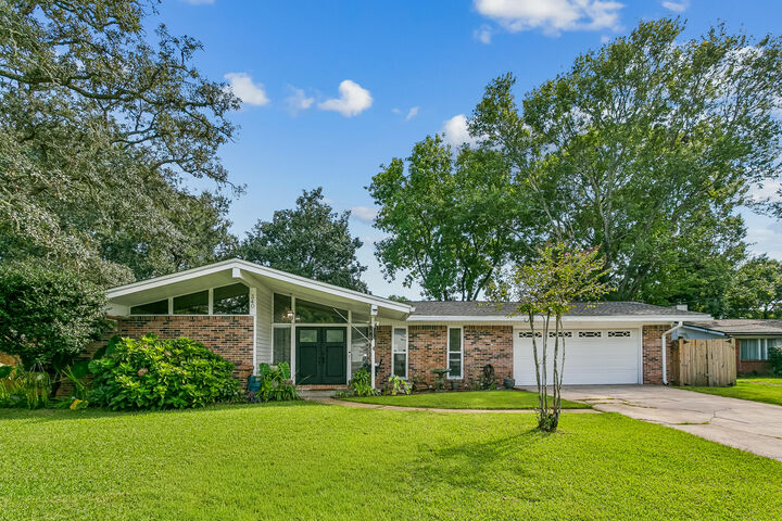Property Photo:  340 NW Holmes Boulevard  FL 32548 