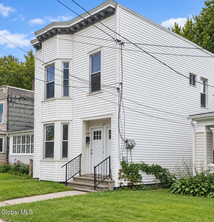 Property Photo:  512 Yates Street  NY 12208 