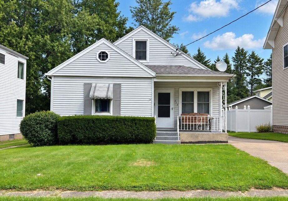 Property Photo:  413 Halley Street  PA 16511 