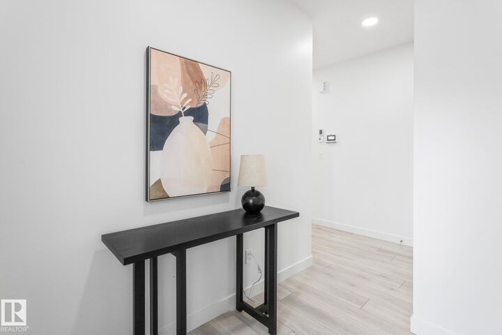Property Photo:  5043 Cawsey Link SW  AB T6W 5Y6 