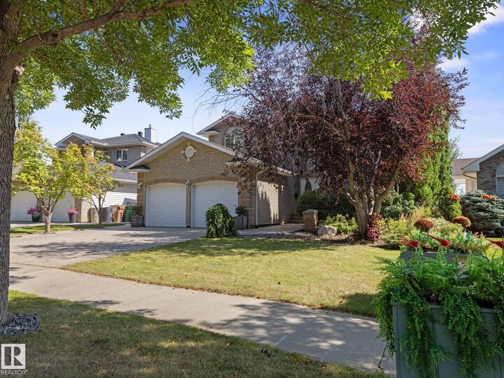Property Photo:  29 Oakdale Place  AB T8N 6L7 