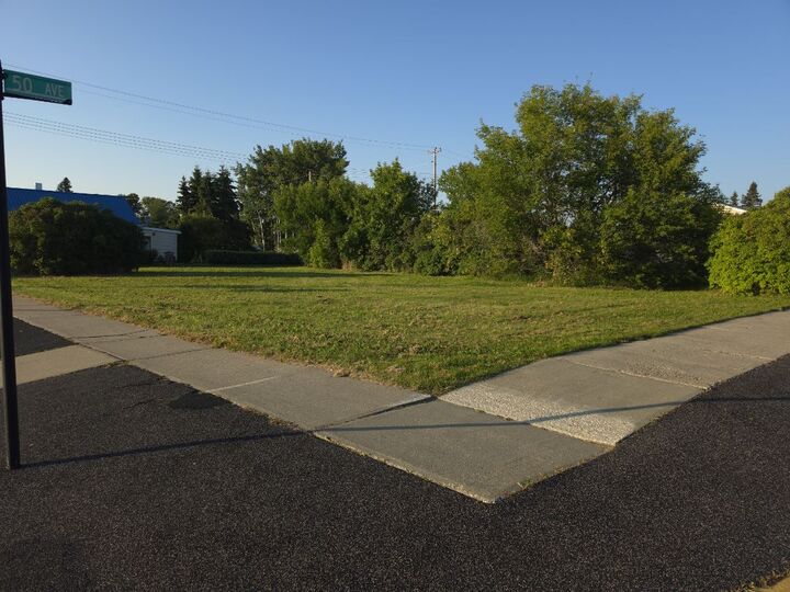 Property Photo:  50 Ave  AB T0C 0C7 