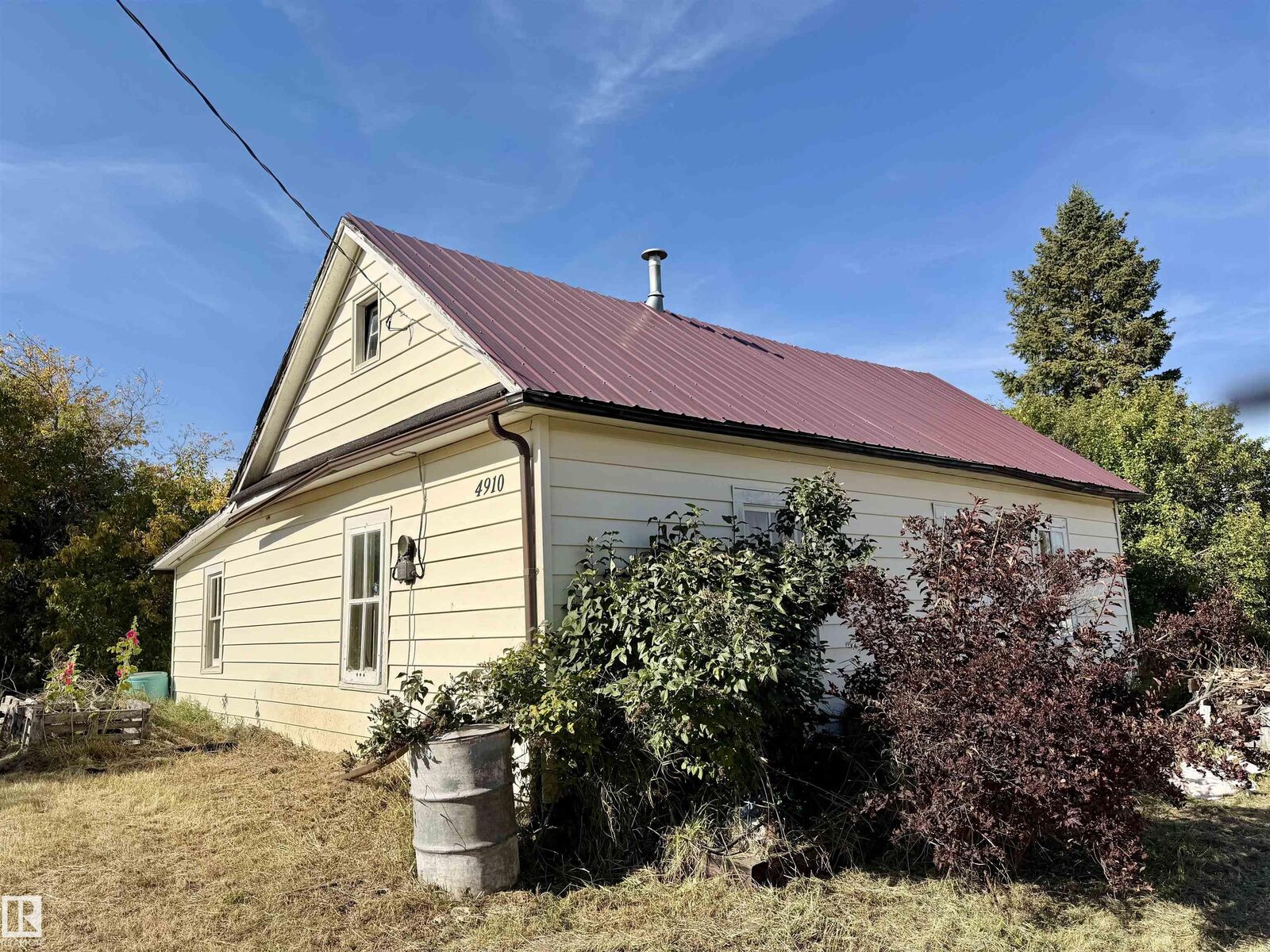 Property Photo:  4910 50 Avenue  AB T0A 3E0 