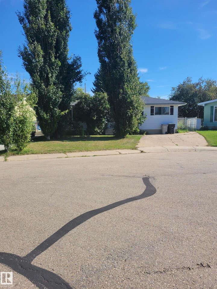 Property Photo: 5111 59 Street AB T0A 2W0