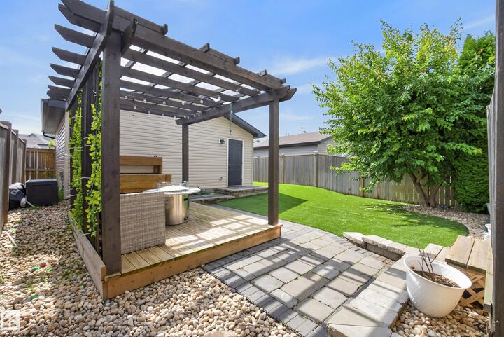 Property Photo: 21711 99 Avenue NW AB T5T 4T7