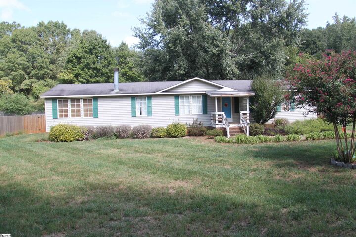 Property Photo: 1637 Anderson Ridge Road SC 29681-4309
