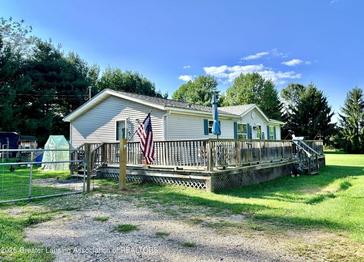 Property Photo:  3276 Lyons Road  MI 48851 