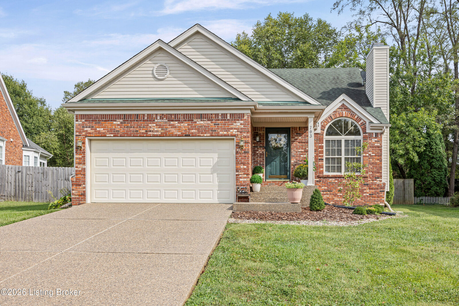 Property Photo: 703 Eastgate Village Pl KY 40223