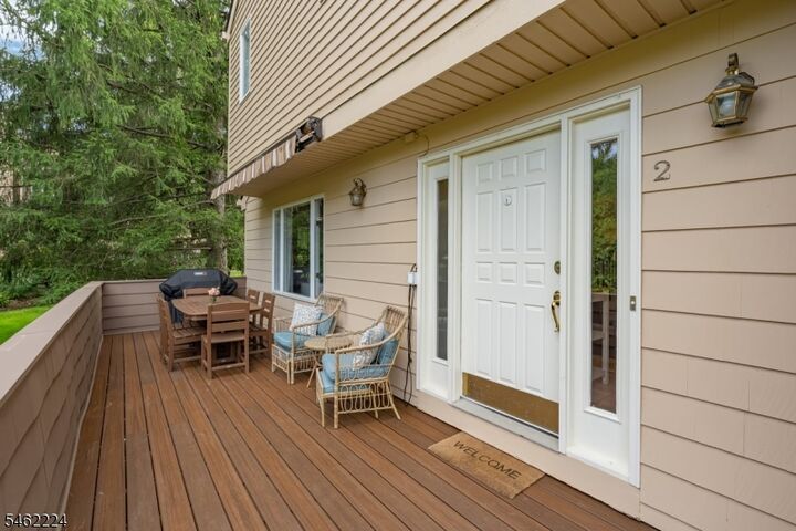Property Photo:  2 Avery Ct  NJ 07940 