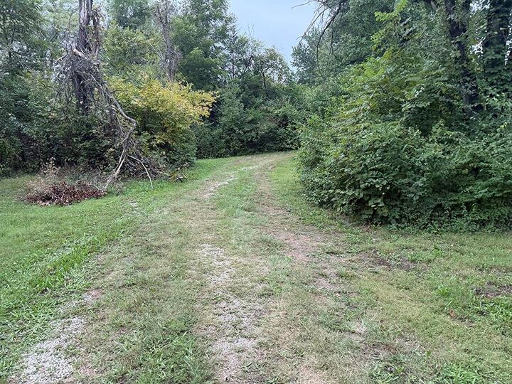 Property Photo:  1405 Lynwood Court  MO 64068 