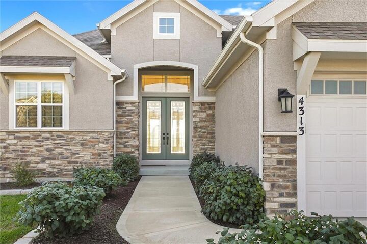 Property Photo: 4313 Lakeshore Drive KS 66007