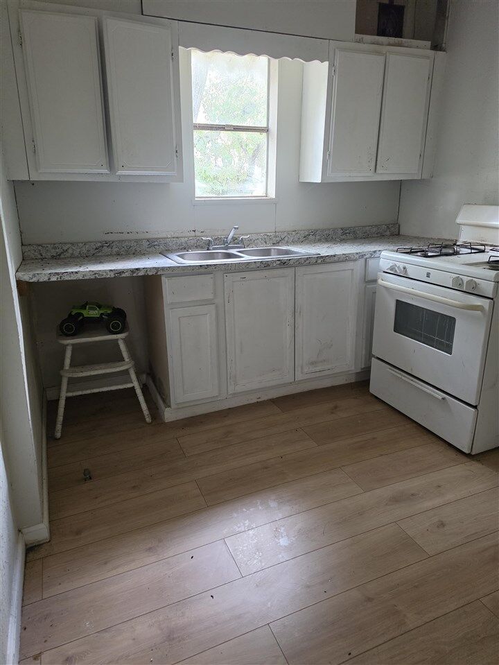 Property Photo:  1403 NW Lawton Ave  OK 73505 
