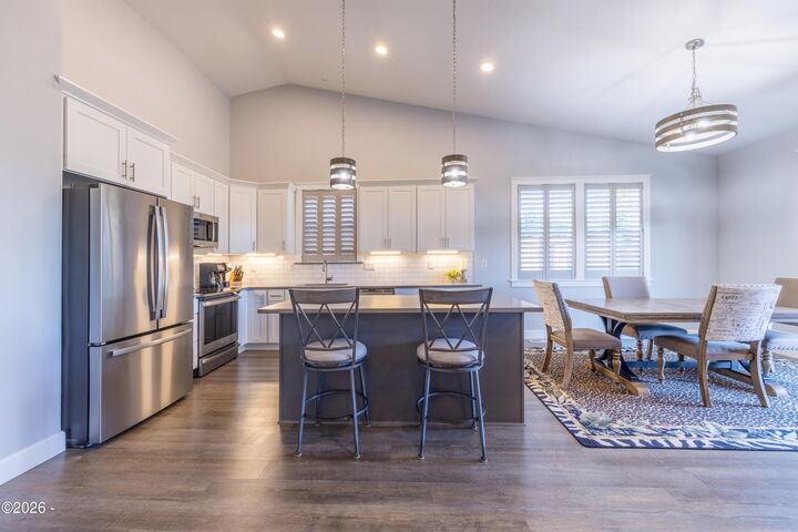 Property Photo: 5294 NE Voyage Avenue OR 97367