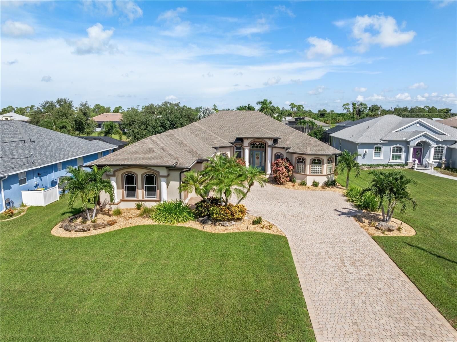 Property Photo:  1098 Boundary Boulevard  FL 33947 