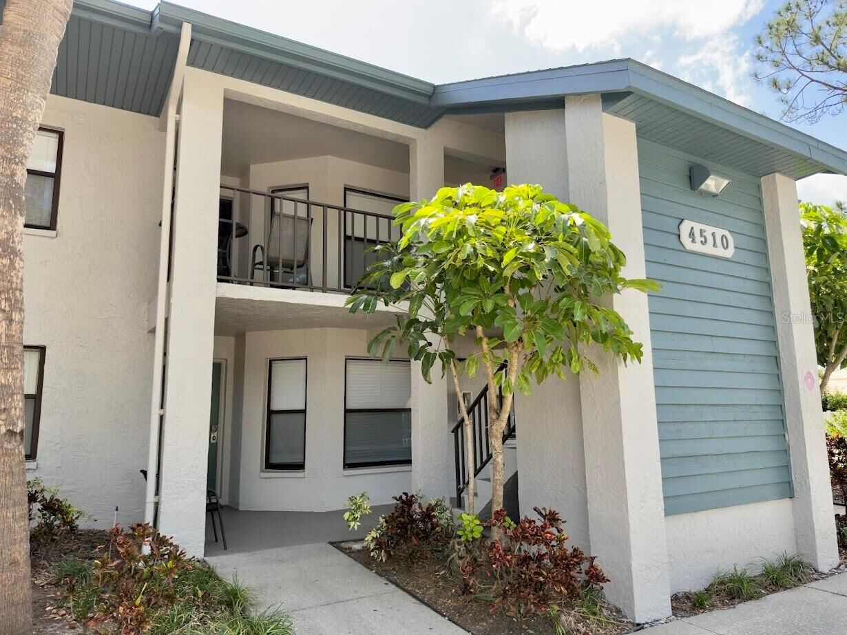 Property Photo: 4510 47th Avenue W 203 FL 34210