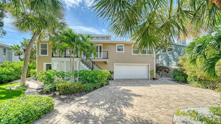 Property Photo: 5188 Siesta Woods Drive FL 34242