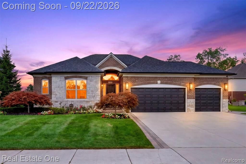 Property Photo:  2034 Osprey  MI 48083 