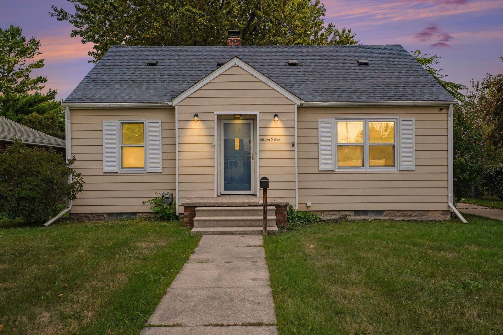 Property Photo: 705 S Hampton Street MI 48708