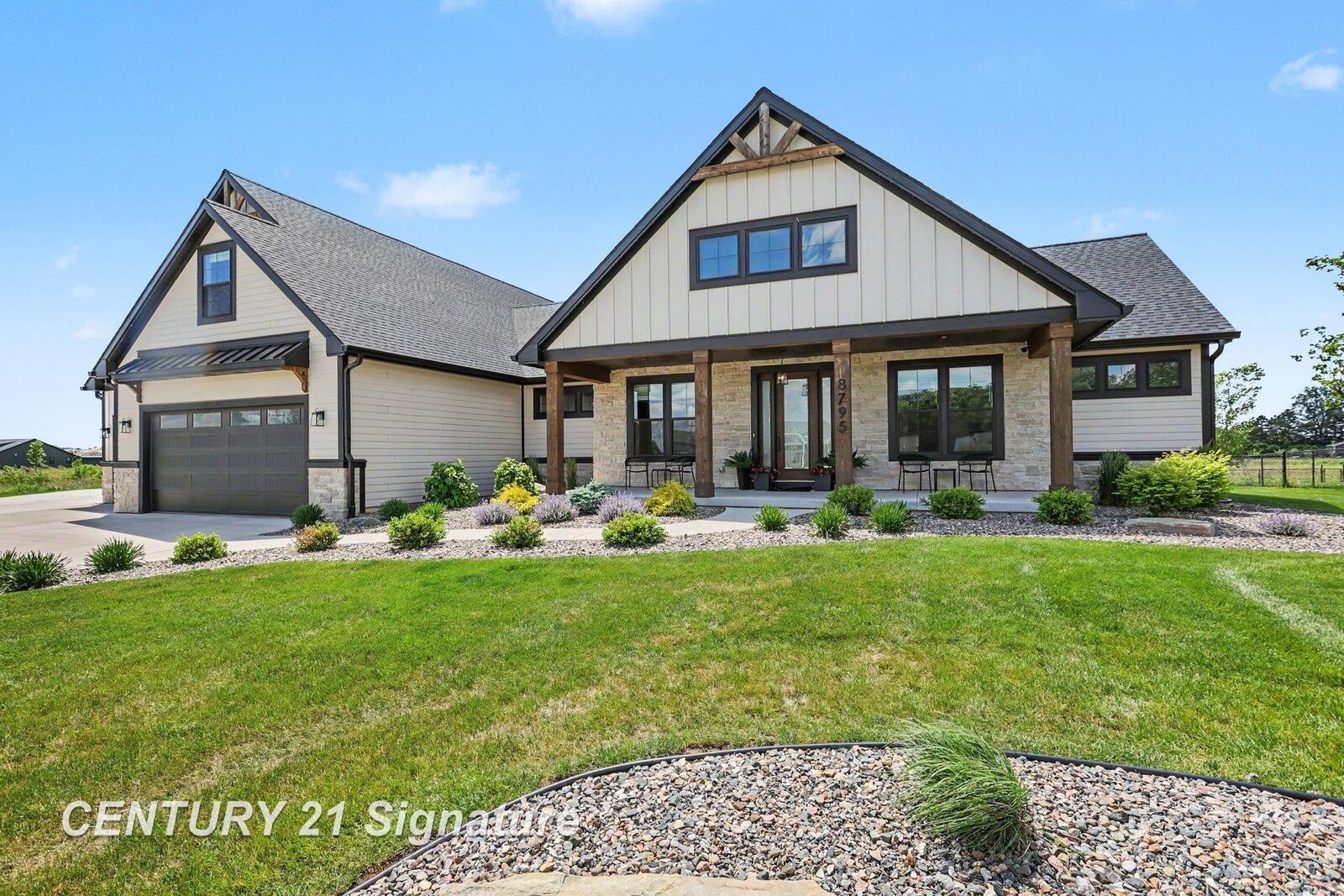 Property Photo:  8795 Copper Court  MI 48623 