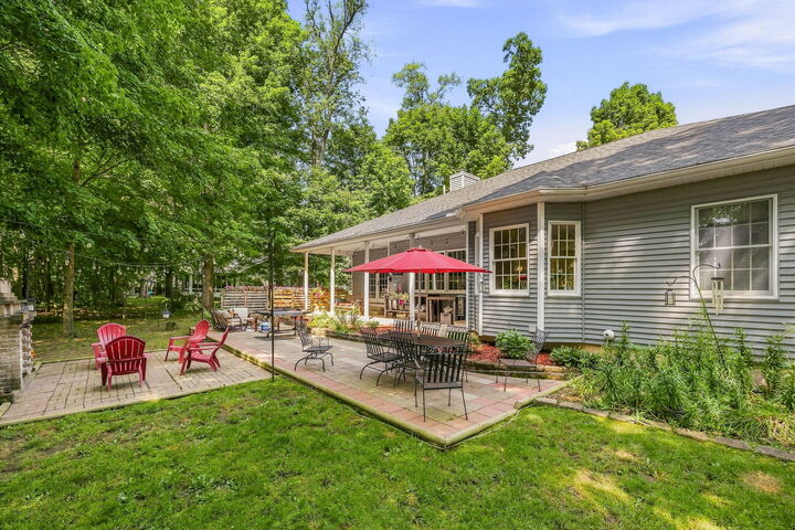 Property Photo: 1106 Barton Street MI 49078
