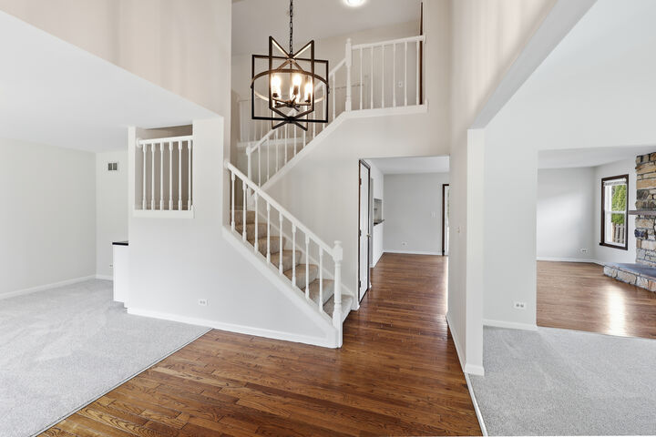 Property Photo:  450 Potomac Lane  IL 60007 