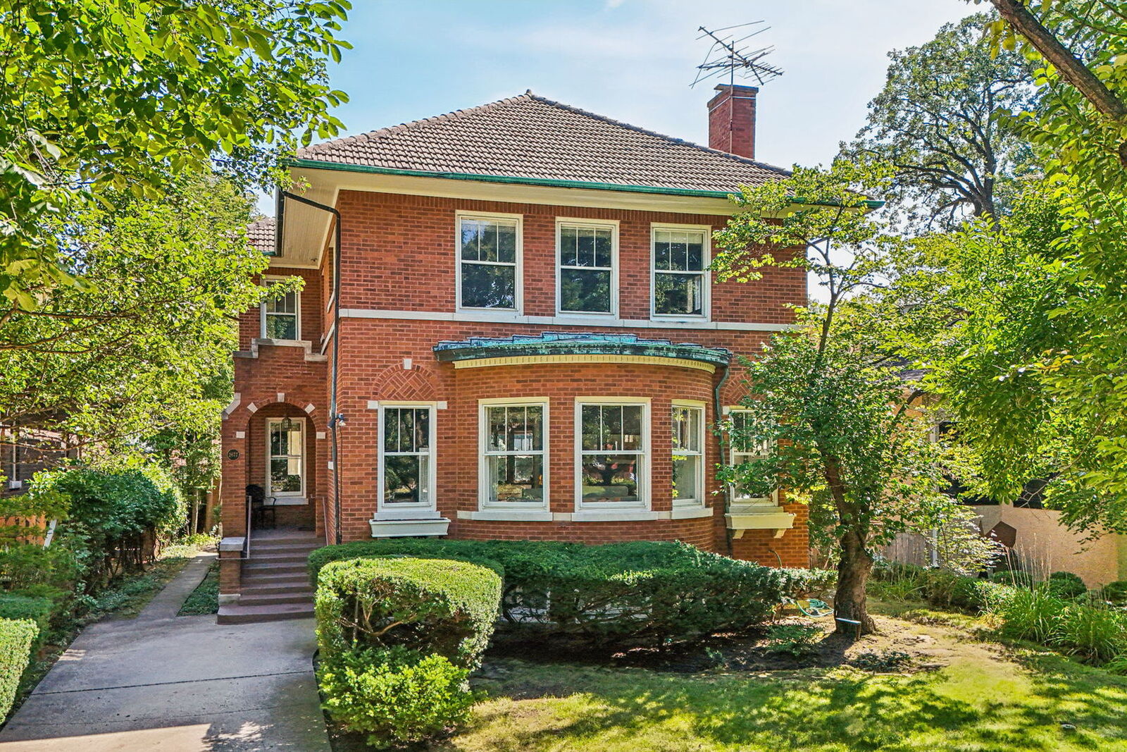 Property Photo:  2677 Orrington Avenue  IL 60201 