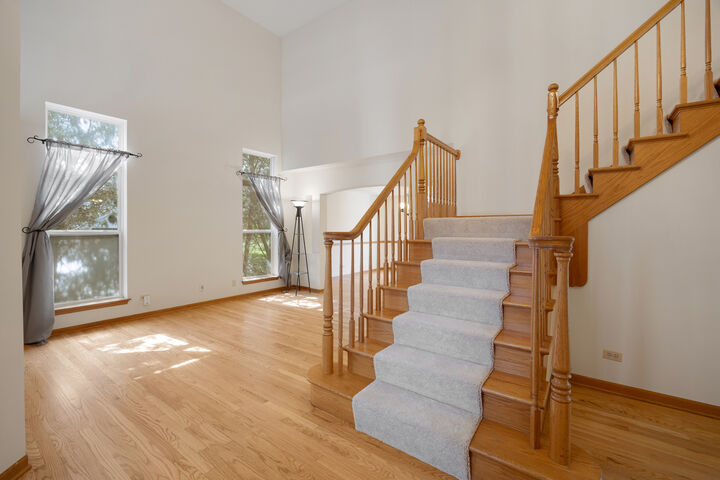 Property Photo:  2519 Crestview Drive  IL 60502 