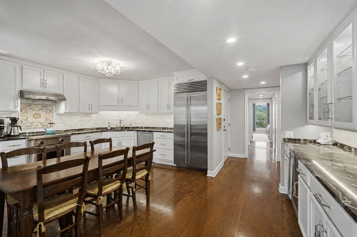Property Photo:  640 Winnetka Mews 403  IL 60093 