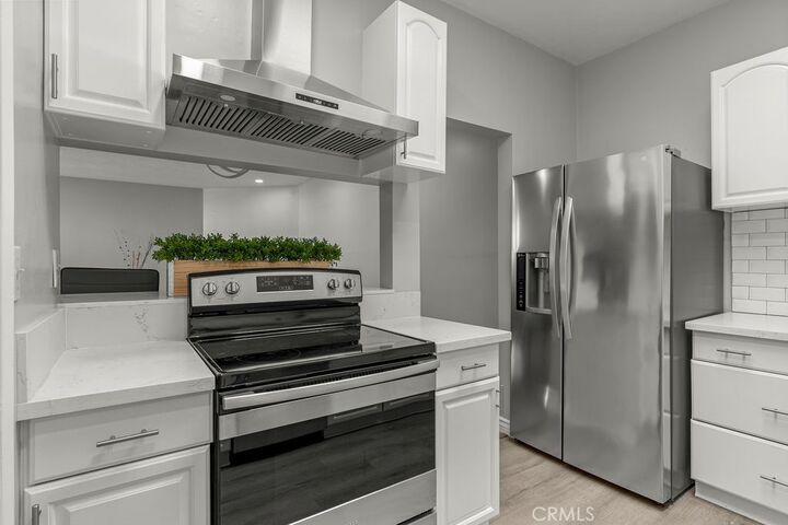 Property Photo: 400 S La Fayette Park Place 315 CA 90057