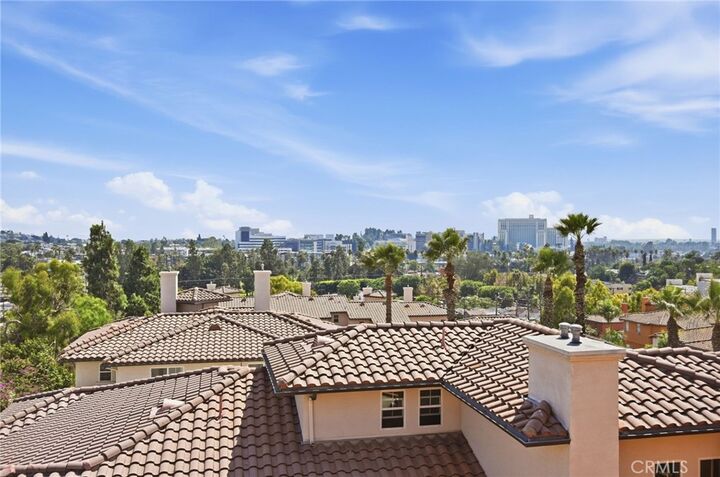 Property Photo: 3711 Baldwin Street 1205 CA 90031