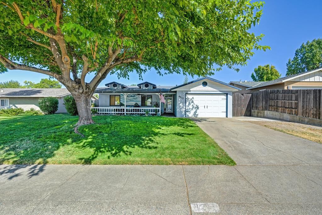 Property Photo: 9217 Castlemont Circle CA 95662