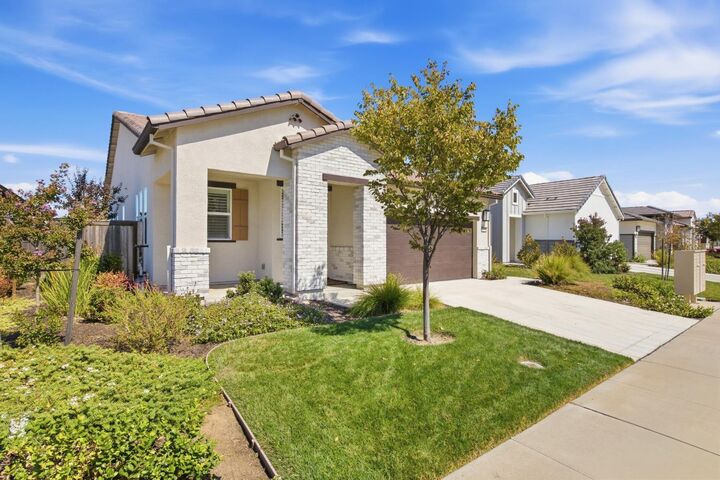 Property Photo: 5010 Peace Lily Lane CA 95747
