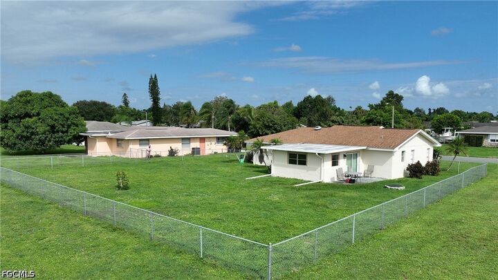 Property Photo:  1414 Alwynne Drive  FL 33936 