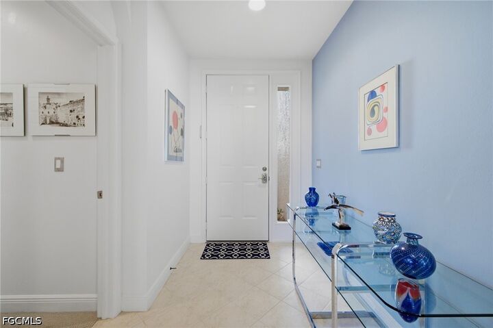 Property Photo:  5111 W Hyde Park Court 101  FL 33912 