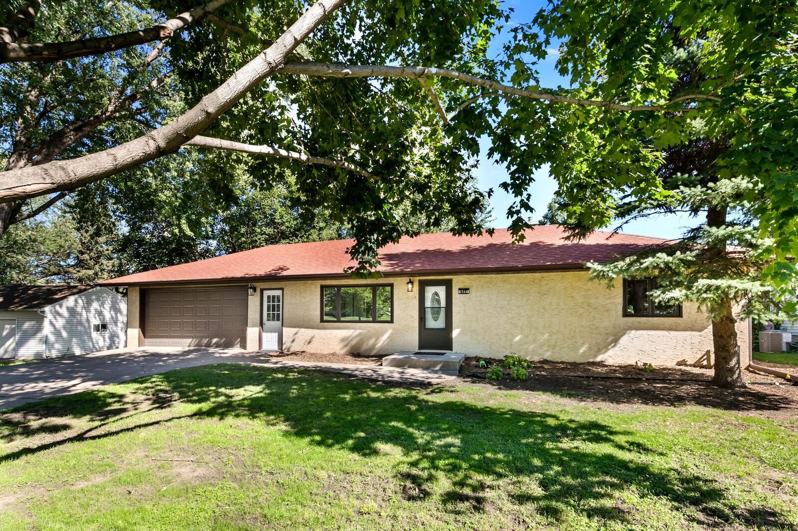 Property Photo: 2566 Beacon Street MN 55113