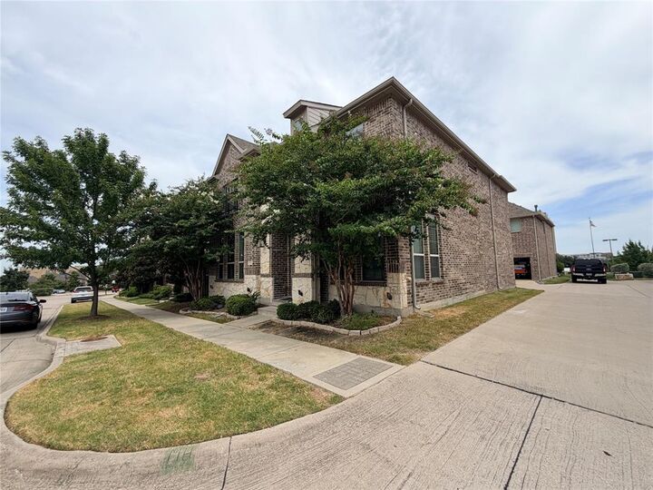 Property Photo: 2432 Cathedral Drive TX 75080