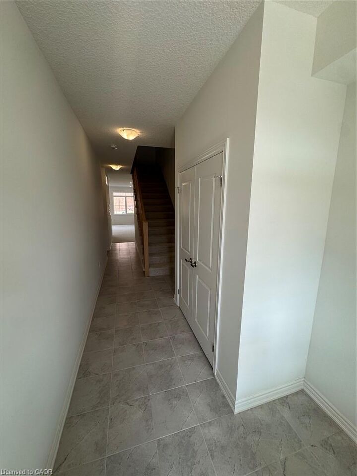 Property Photo:  6 Elite Crescent  ON N3W 0L1 