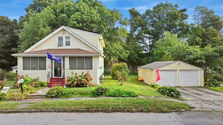 Property Photo:  55 Clover St  MA 01603 