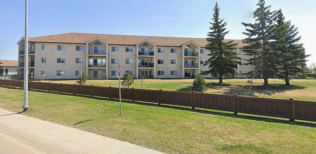 Property Photo: 9111 104 Avenue 314 AB T8X 1K7