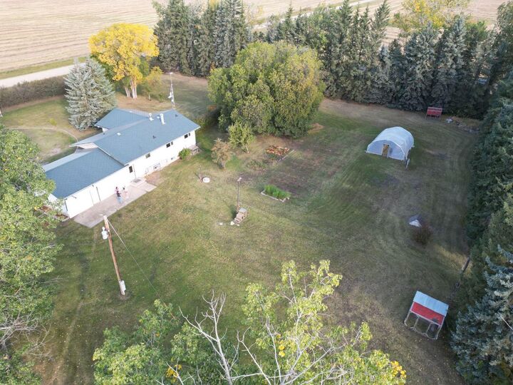Property Photo:  433049 Range Road 274  AB T4J 1R4 