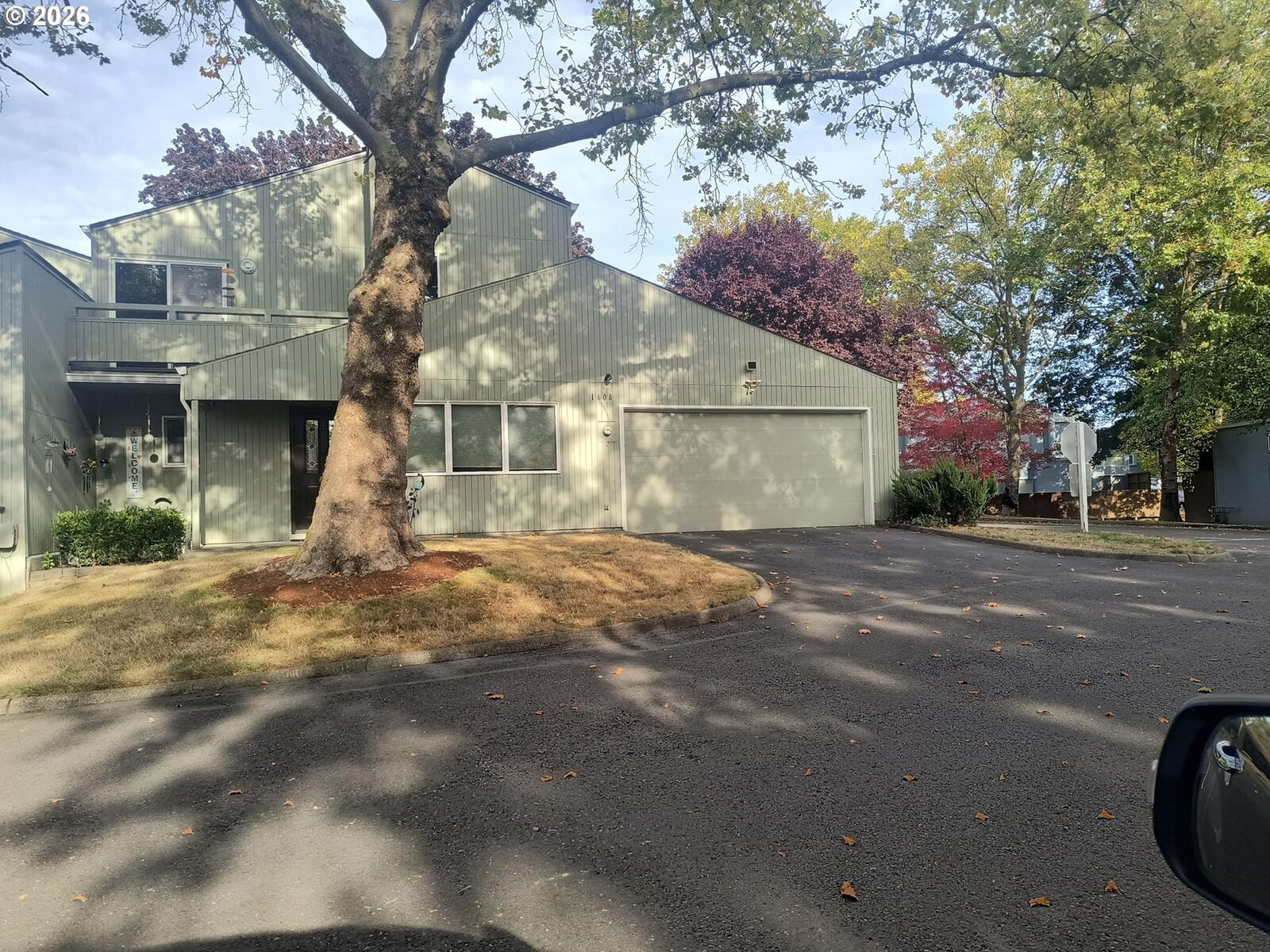 Property Photo: 1608 NW Rolling Hill Dr OR 97006
