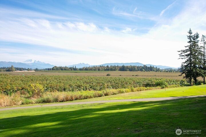 Property Photo:  6842  Raspberry Drive B  WA 98247 