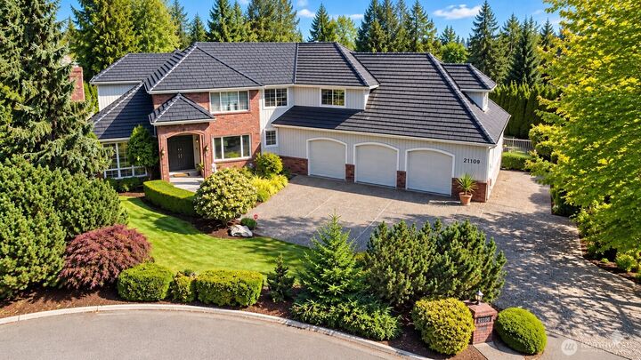 Property Photo: 21109 50 Drive SE WA 98021