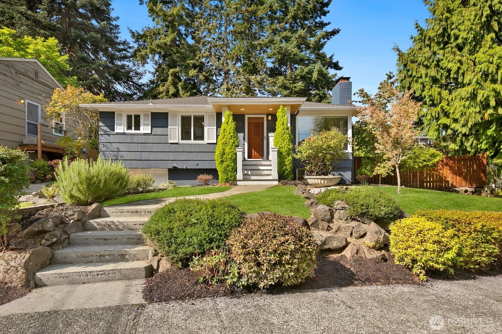 Property Photo:  4037  30th Avenue W  WA 98199 
