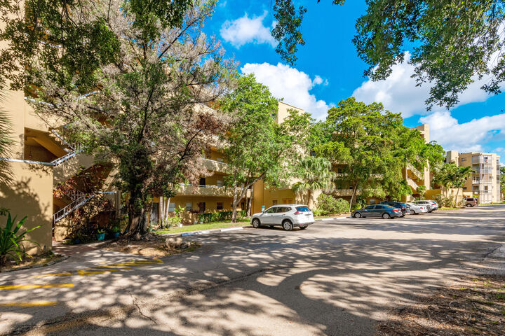Property Photo: 5790 Stirling Road 308 FL 33021