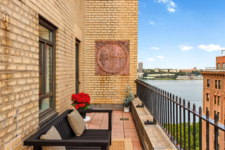 Property Photo:  140 Riverside Drive 17ln  NY 10024 
